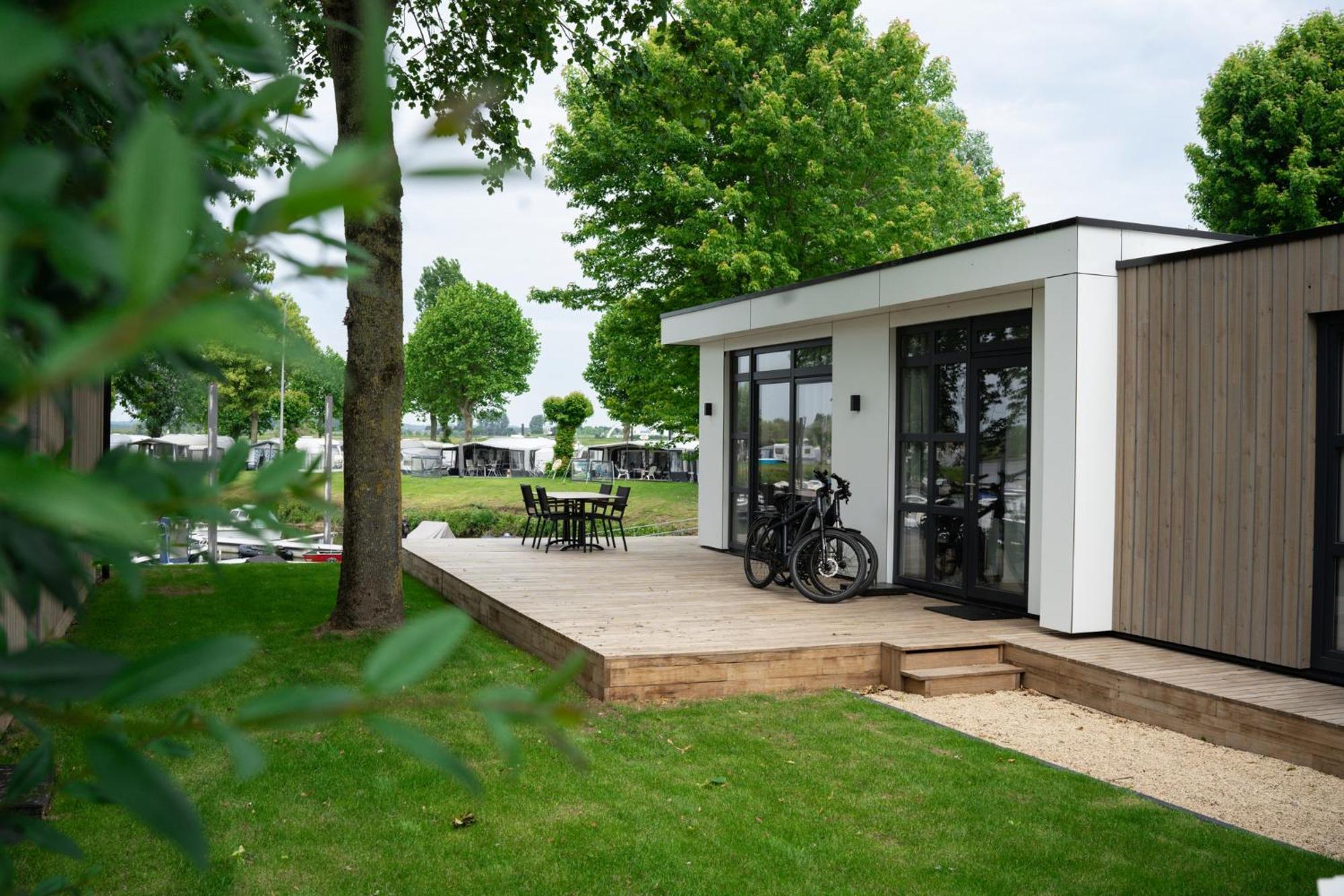 Marinapark Bad Nederrijn Hotel Maurik Exterior photo