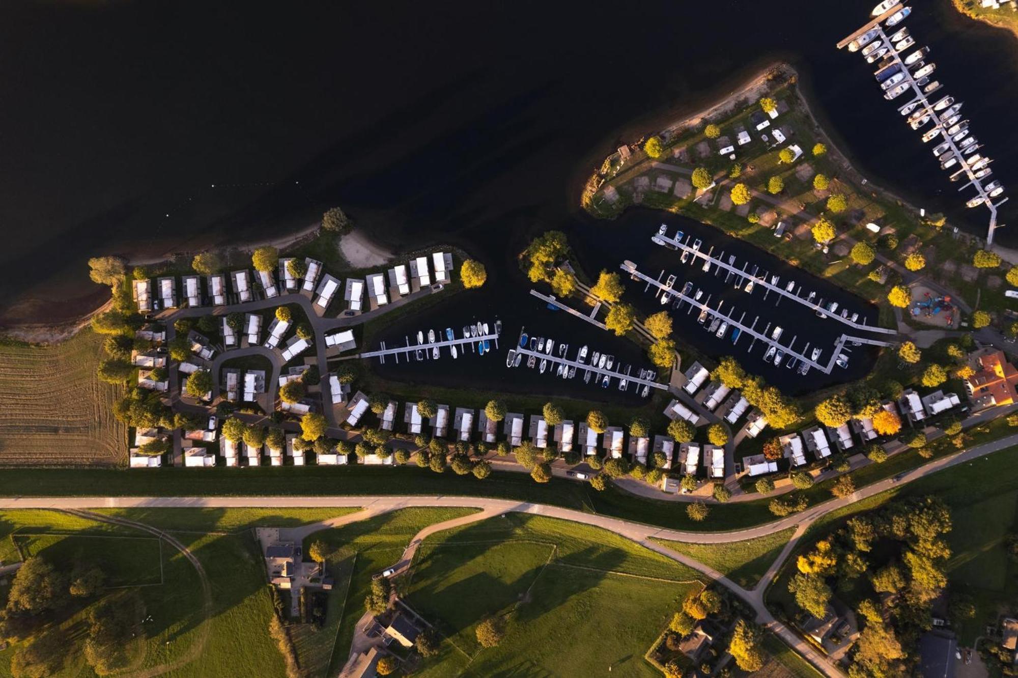 Marinapark Bad Nederrijn Hotel Maurik Exterior photo