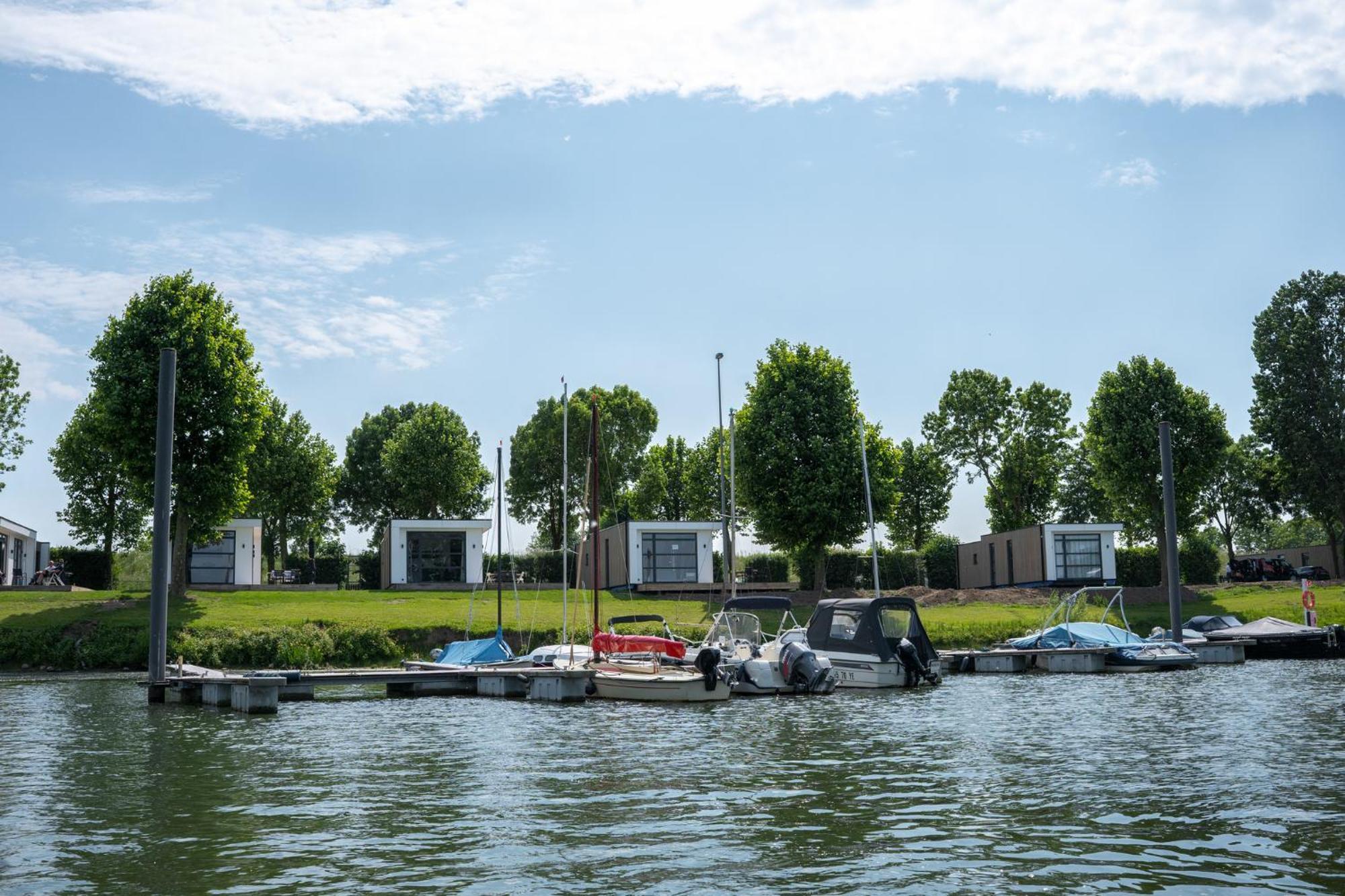 Marinapark Bad Nederrijn Hotel Maurik Exterior photo