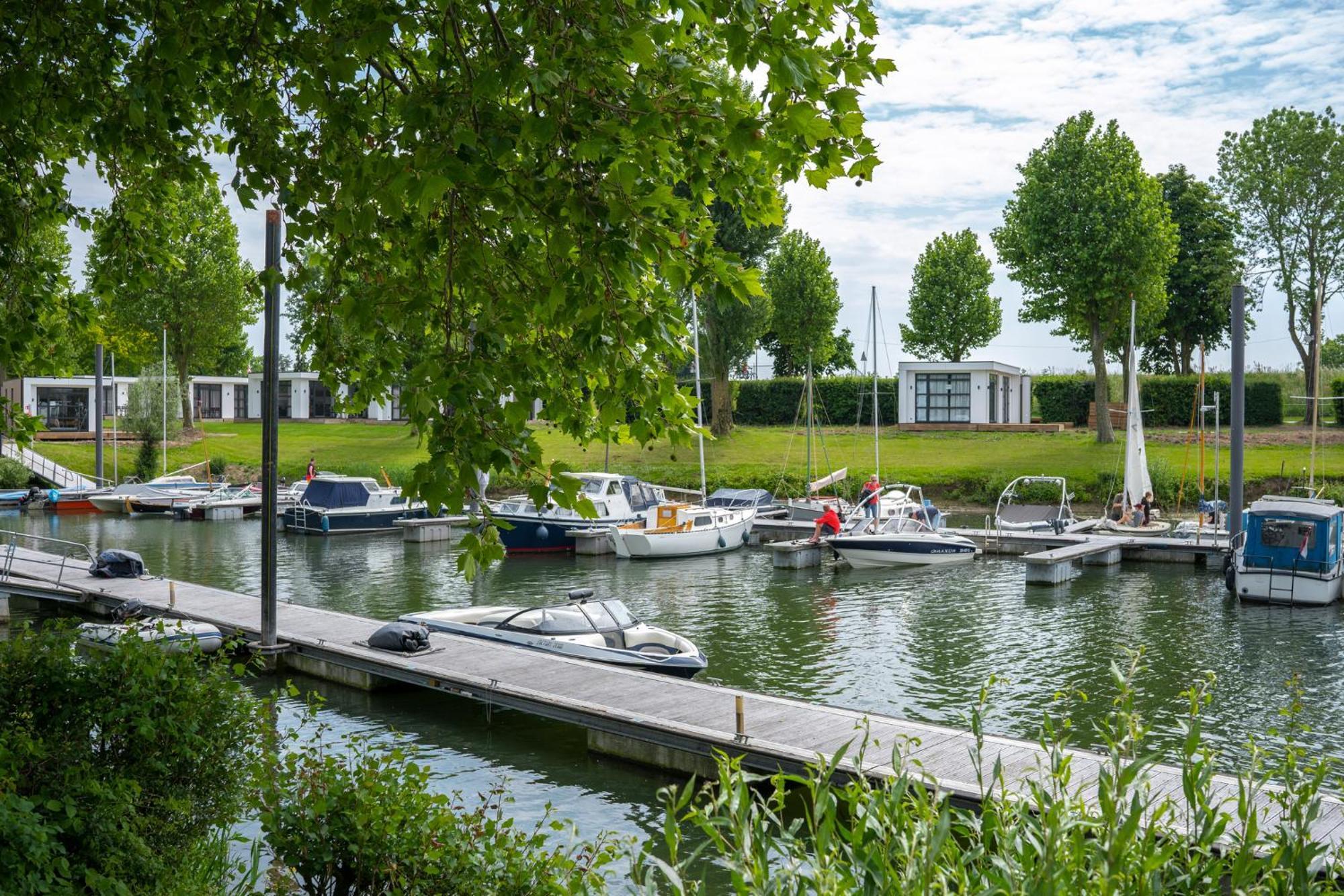 Marinapark Bad Nederrijn Hotel Maurik Exterior photo