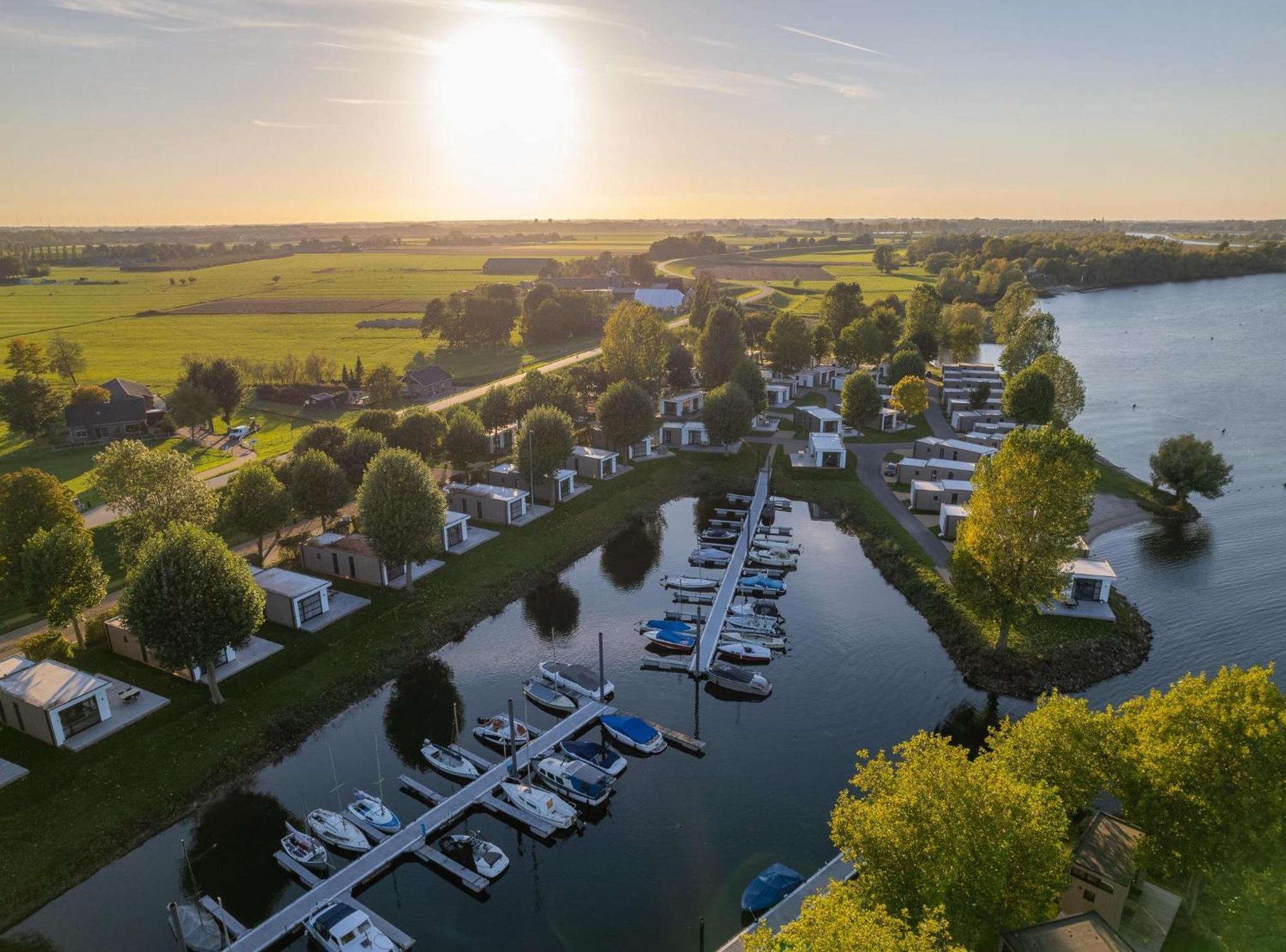 Marinapark Bad Nederrijn Hotel Maurik Exterior photo